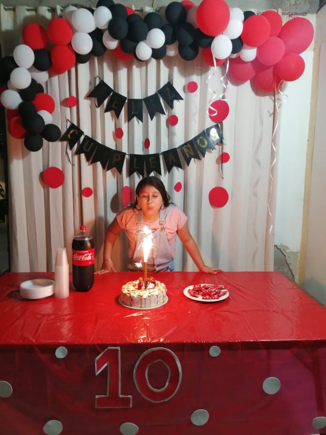 La cumpleañera.